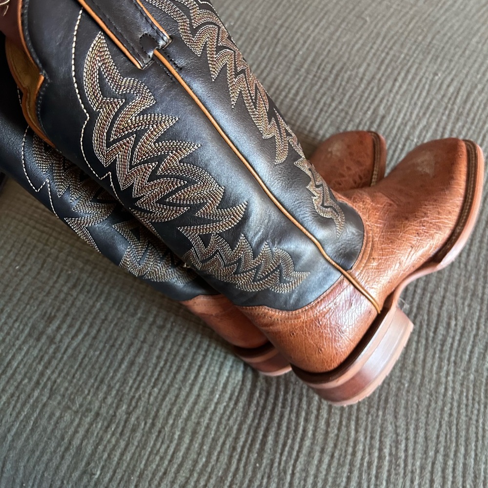 Justin women’s Leather & genuine ostrich Cowboy Boots 9 new